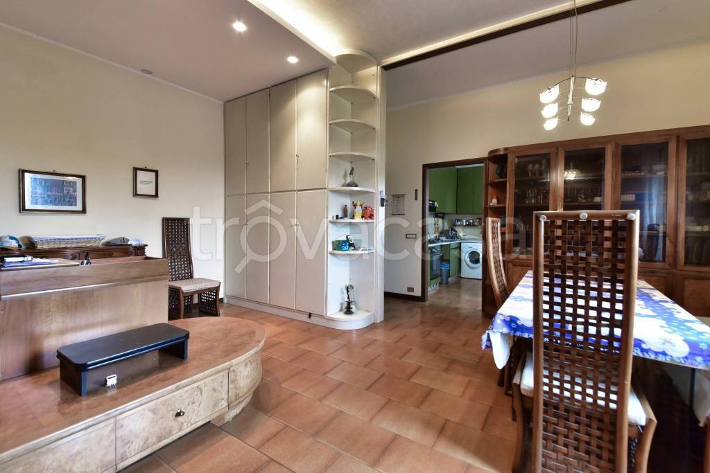 appartamento in vendita a Lentate sul Seveso in zona Camnago