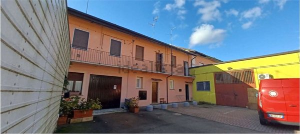 appartamento in vendita a Lentate sul Seveso in zona Camnago