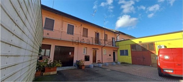 appartamento in vendita a Lentate sul Seveso in zona Camnago