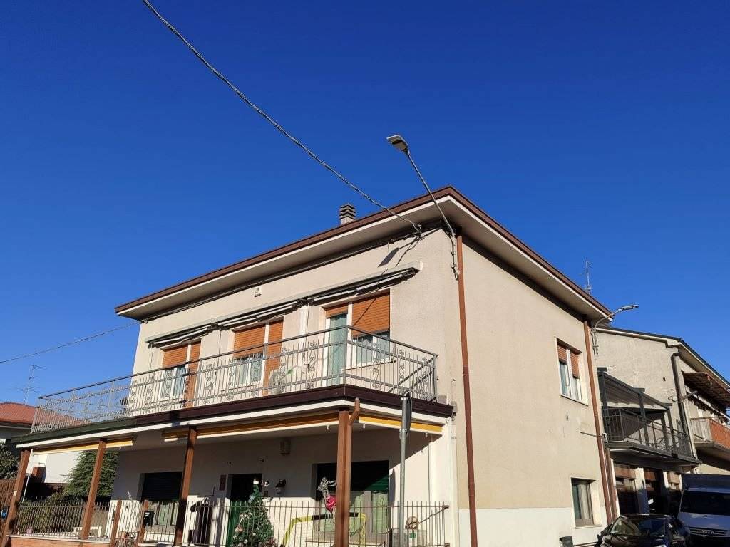 appartamento in vendita a Lentate sul Seveso in zona Camnago