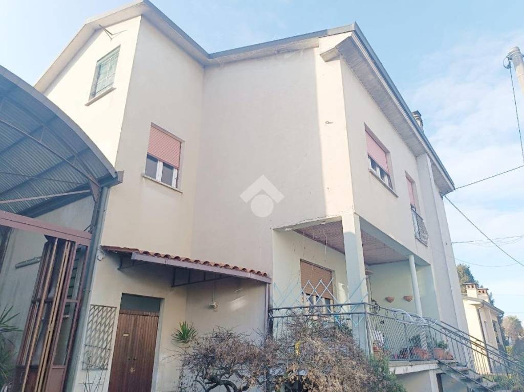 appartamento in vendita a Lentate sul Seveso in zona Camnago