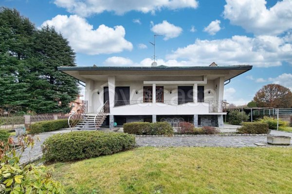 casa indipendente in vendita a Lentate sul Seveso