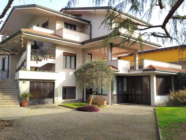 casa indipendente in vendita a Lentate sul Seveso in zona Camnago