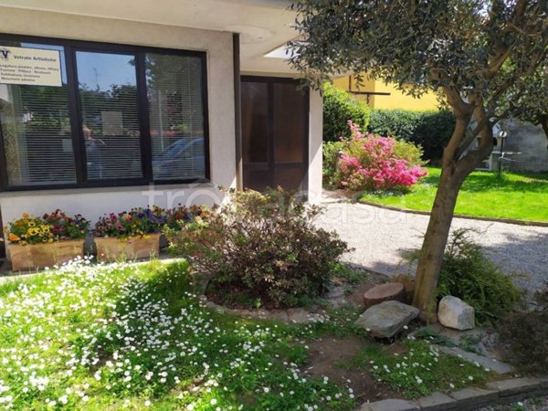 casa indipendente in vendita a Lentate sul Seveso in zona Camnago