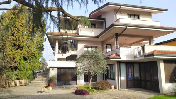 casa indipendente in vendita a Lentate sul Seveso in zona Camnago