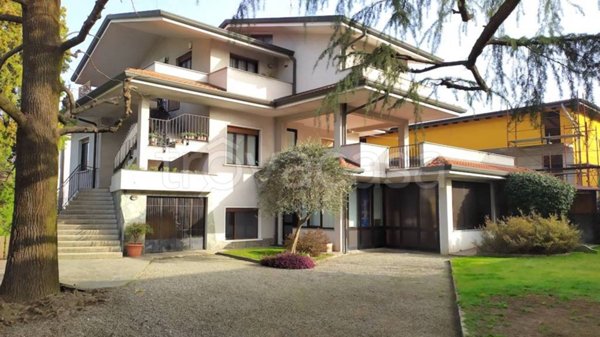 casa indipendente in vendita a Lentate sul Seveso in zona Camnago