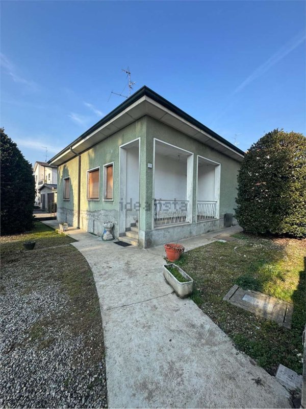 casa indipendente in vendita a Lentate sul Seveso in zona Camnago