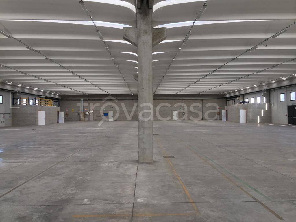 capannone in vendita a Lentate sul Seveso