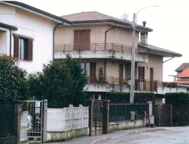 appartamento in vendita a Lentate sul Seveso