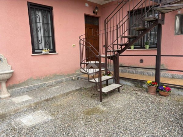 appartamento in vendita a Lentate sul Seveso in zona Mocchirolo
