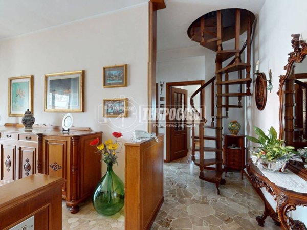 appartamento in vendita a Lentate sul Seveso