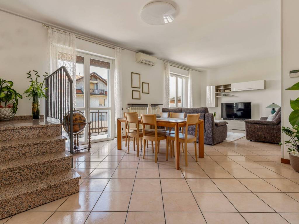 appartamento in vendita a Lentate sul Seveso in zona Copreno