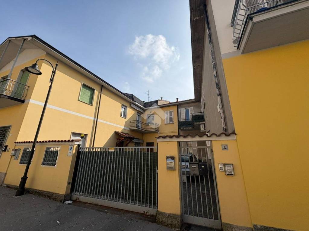 appartamento in vendita a Lentate sul Seveso in zona Copreno