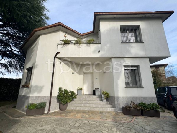 casa indipendente in vendita a Lentate sul Seveso