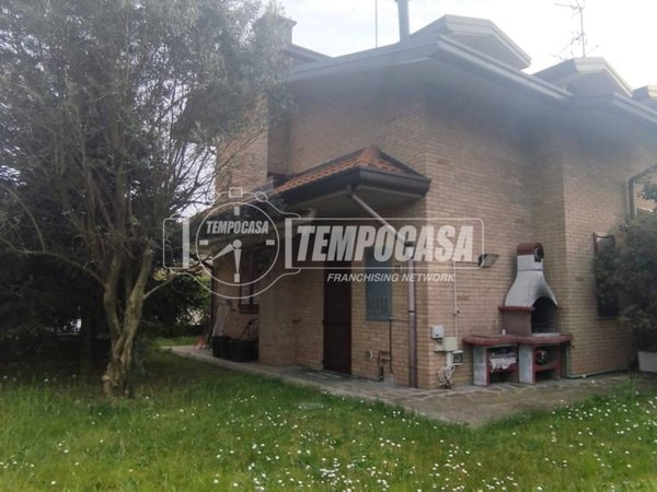 casa indipendente in vendita a Lentate sul Seveso in zona Copreno