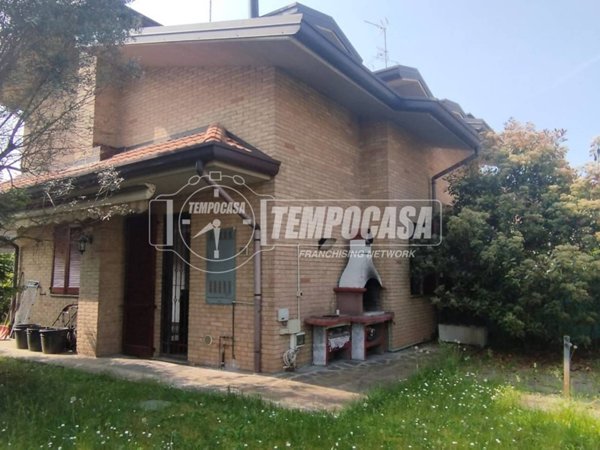 casa indipendente in vendita a Lentate sul Seveso in zona Copreno
