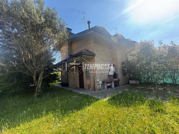 casa indipendente in vendita a Lentate sul Seveso in zona Copreno