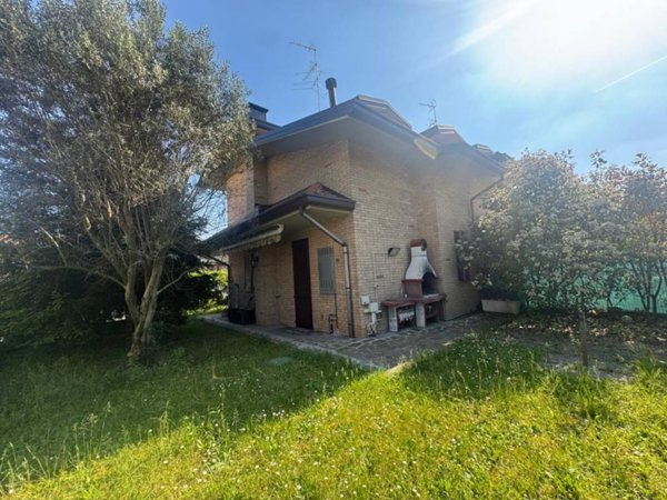 casa indipendente in vendita a Lentate sul Seveso in zona Copreno