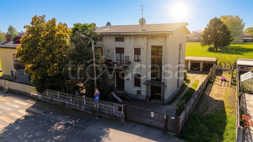 casa indipendente in vendita a Lentate sul Seveso in zona Camnago