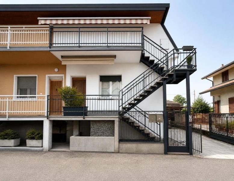 appartamento in vendita a Lentate sul Seveso in zona Mocchirolo
