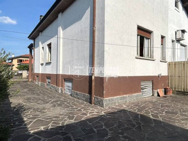 casa indipendente in vendita a Lentate sul Seveso