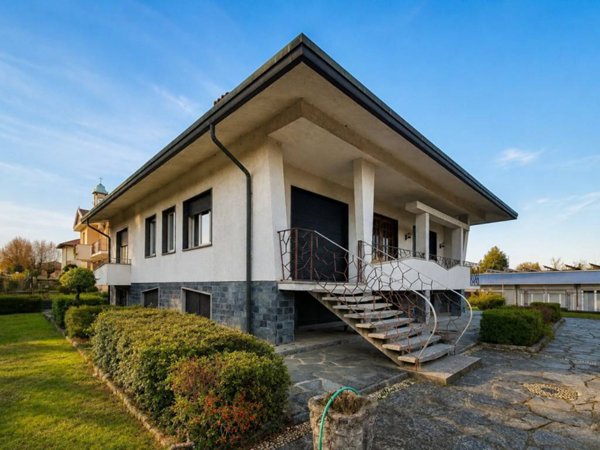 casa indipendente in vendita a Lentate sul Seveso in zona Birago
