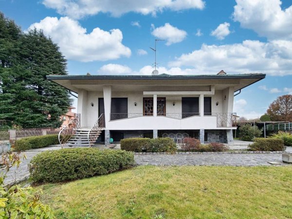 casa indipendente in vendita a Lentate sul Seveso