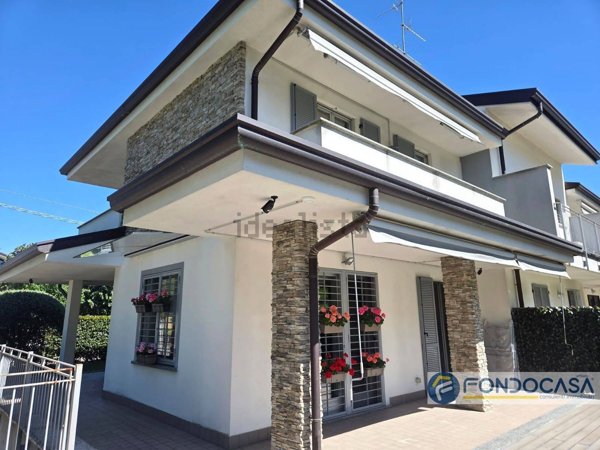 casa indipendente in vendita a Lentate sul Seveso in zona Cimnago