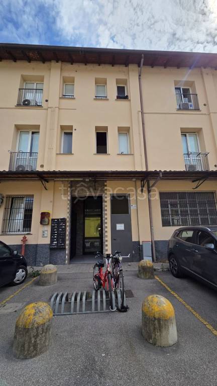 appartamento in vendita a Lentate sul Seveso in zona Camnago