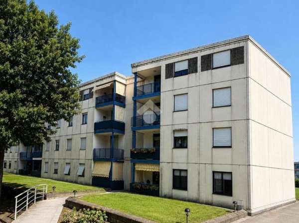 appartamento in vendita a Lentate sul Seveso in zona Copreno