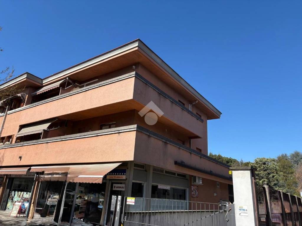 appartamento in vendita a Lentate sul Seveso in zona Mocchirolo