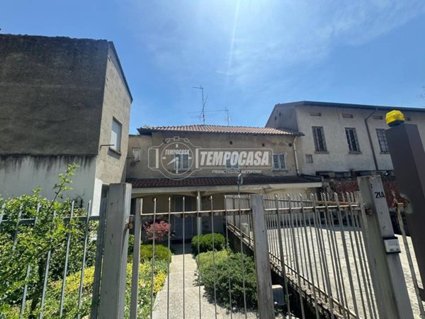 appartamento in vendita a Lentate sul Seveso in zona Mocchirolo