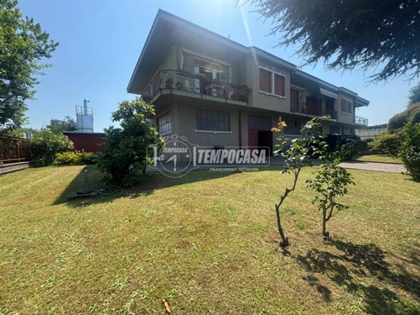 casa indipendente in vendita a Lentate sul Seveso in zona Copreno