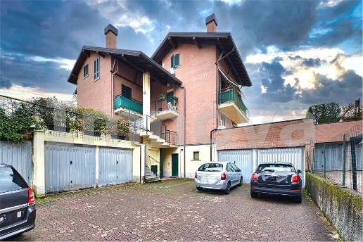 appartamento in vendita a Lentate sul Seveso in zona Birago