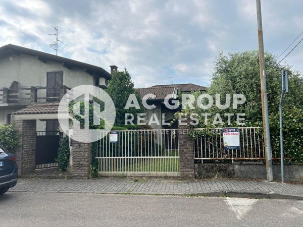 casa indipendente in vendita a Lentate sul Seveso in zona Copreno