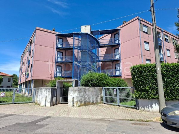 appartamento in vendita a Lentate sul Seveso in zona Copreno
