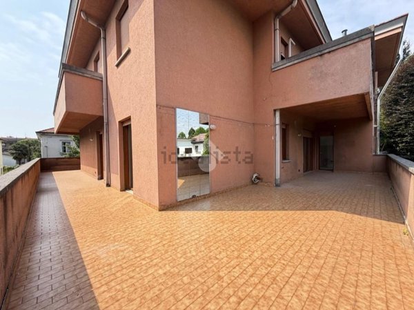 appartamento in vendita a Lentate sul Seveso in zona Mocchirolo