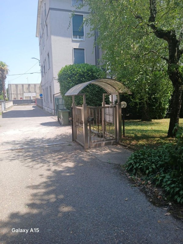 appartamento in vendita a Lentate sul Seveso in zona Mocchirolo