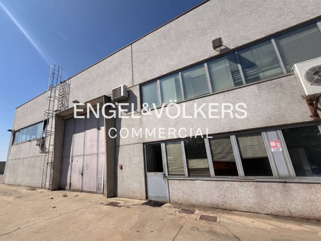 locale commerciale in vendita a Lentate sul Seveso