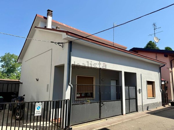 casa indipendente in vendita a Lentate sul Seveso in zona Camnago