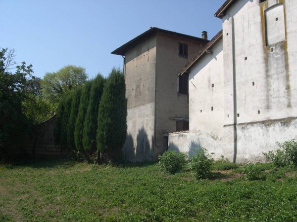 intera palazzina in vendita a Lentate sul Seveso in zona Birago