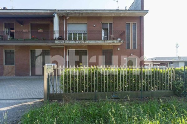appartamento in vendita a Lentate sul Seveso in zona Mocchirolo