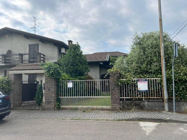 casa indipendente in vendita a Lentate sul Seveso in zona Copreno