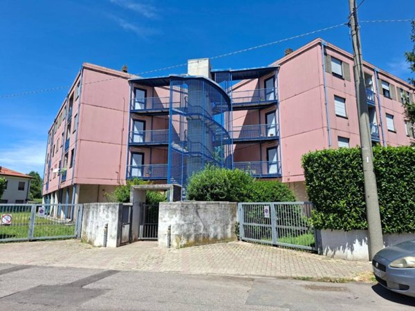 appartamento in vendita a Lentate sul Seveso in zona Copreno