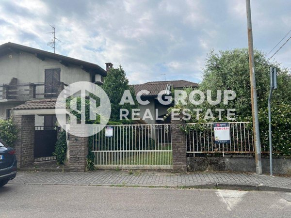 casa indipendente in vendita a Lentate sul Seveso in zona Copreno