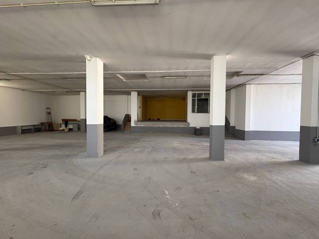 locale commerciale in vendita a Lentate sul Seveso in zona Mocchirolo