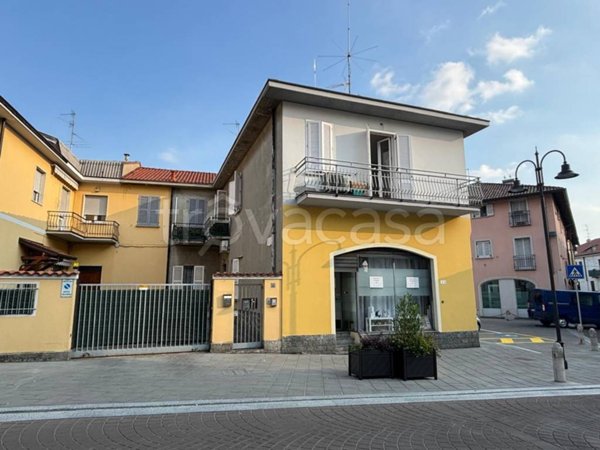 appartamento in vendita a Lentate sul Seveso in zona Copreno