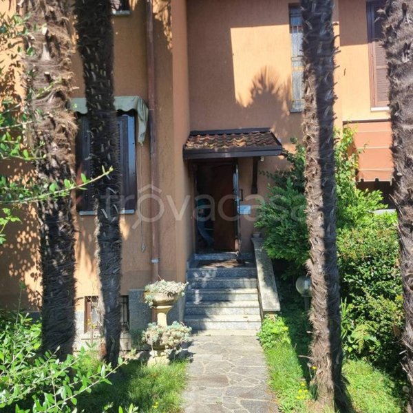casa indipendente in vendita a Lentate sul Seveso
