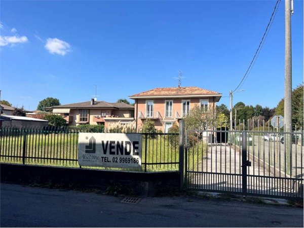 casa indipendente in vendita a Lentate sul Seveso in zona Birago