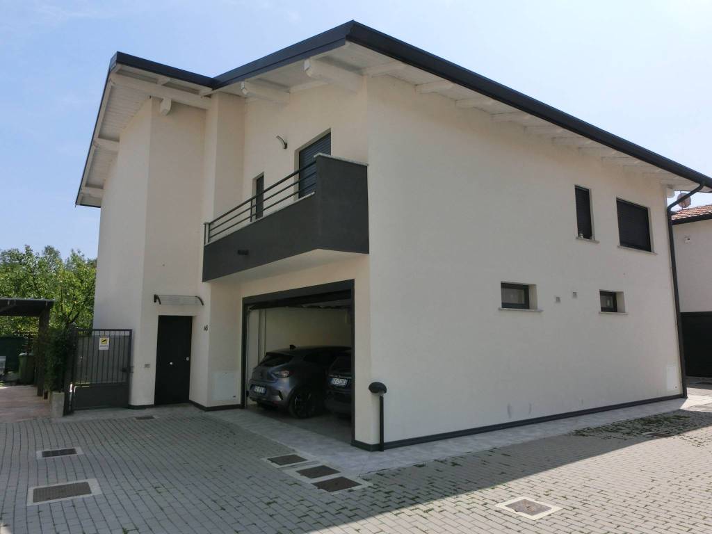 casa indipendente in vendita a Lentate sul Seveso in zona Camnago